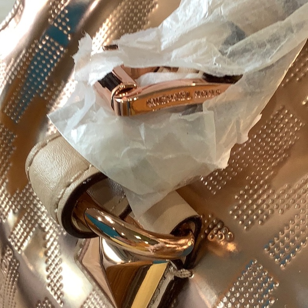 NEW Michael Kors
Grayson Medium Mirror Metallic - Rose Gold Leather Satchel - Picture 9 of 15